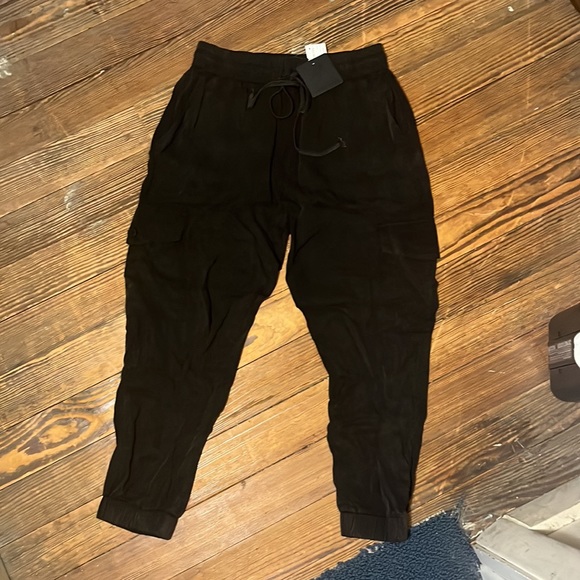 Dress Forum Charcoal Black Lightweight Cargo Joggers  size small - Picture 2 of 4